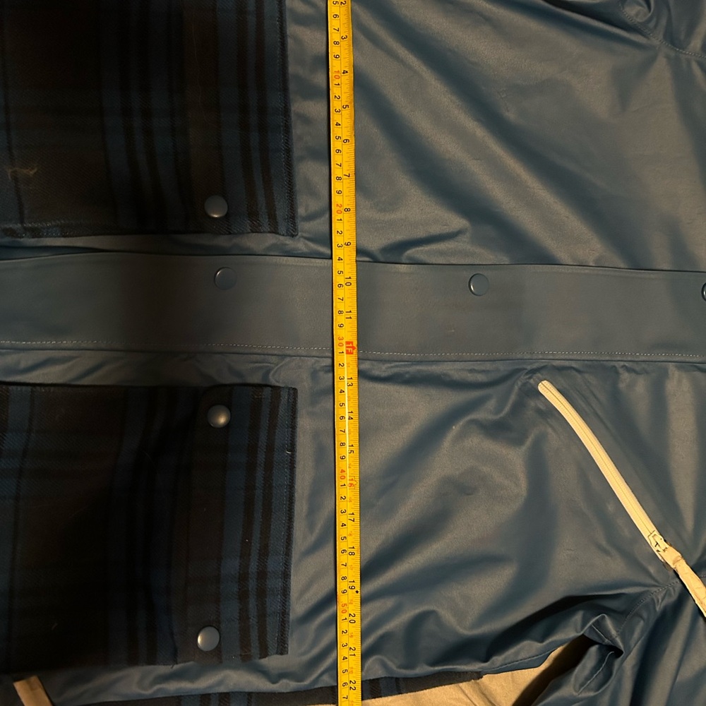 Burton x Adidas Gluhwein collaboration. - Picture 10 of 11